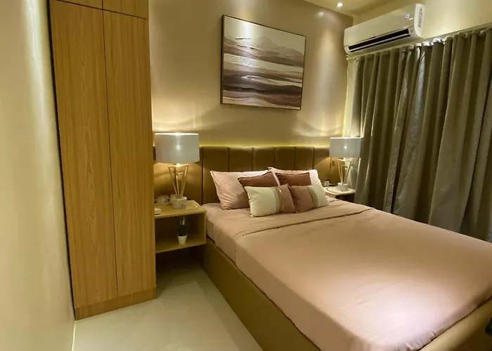 Hallin Bay Modern 1br With Balcony Apartamento