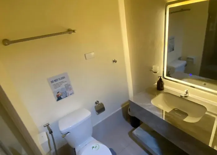 Hallin Bay Modern 1br With Balcony Manila