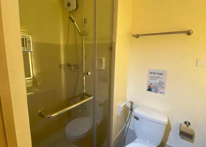 Hallin Bay Modern 1br With Balcony