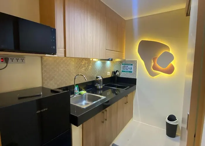 Hallin Bay Modern 1br With Balcony *
