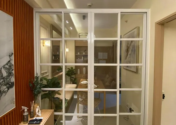 Hallin Bay Modern 1br With Balcony *